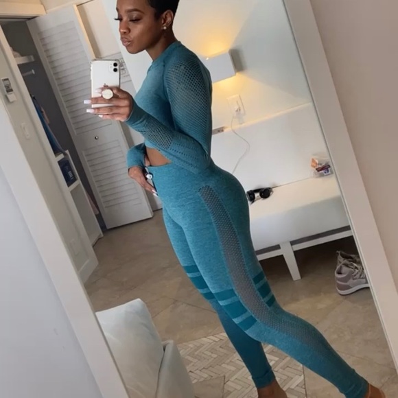 2 piece active set (Turquoise X Teal) - Picture 2 of 5